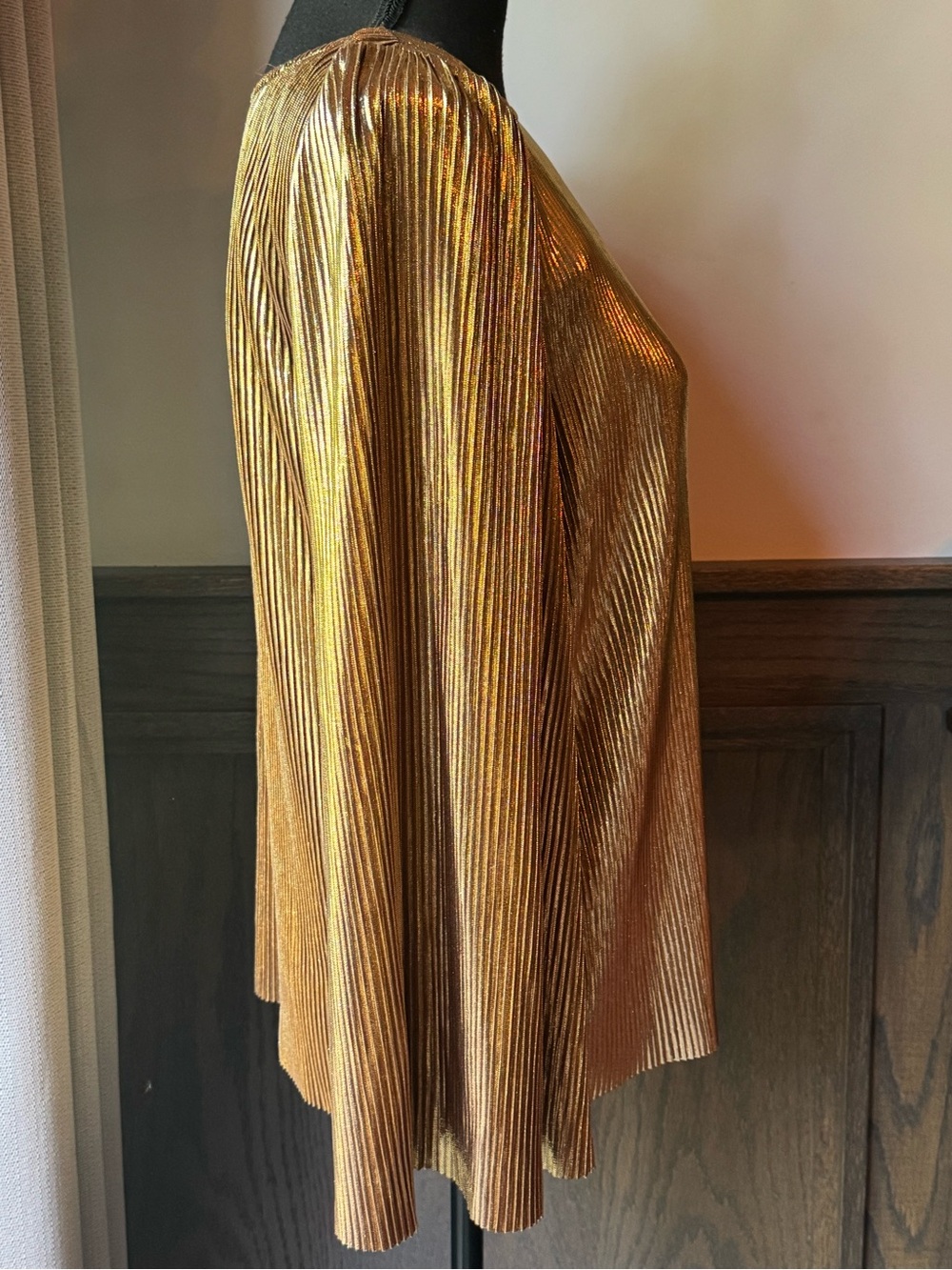 Jennifer Lopez Metallic Gold Pleated Long-Sleeve Top NWT medium - Picture 5 of 7
